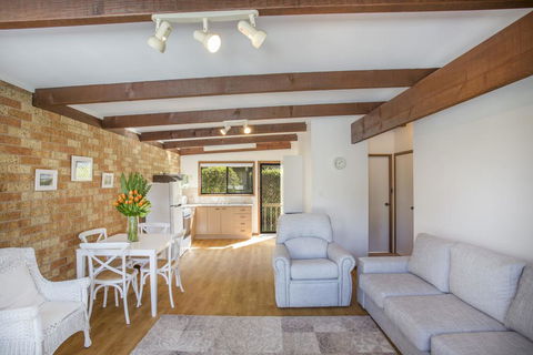 2/81 Clyde St - Villa De Golf At Mollymook - Accommodation Daintree 0