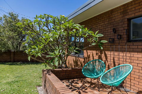 235 Mitchell Parade, Mollymook - Accommodation Daintree 2