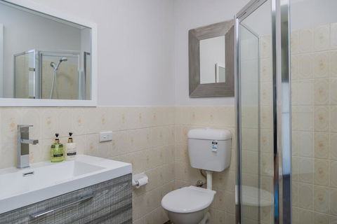 235 Mitchell Parade, Mollymook - Accommodation Daintree 3