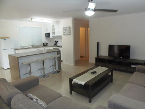 26 Kurana Street - Rainbow Beach, Stroll To The Beach And Shops - Accommodation Daintree 0