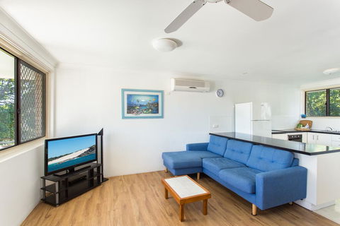 26 Wallis View - Opposite The Lake - 3 Bedroom Apartment - Sleeps 8 - Accommodation Daintree 2