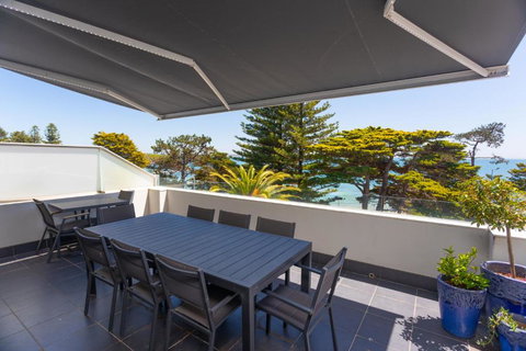 C-Scape Penthouse - Cowes Beach Front - Accommodation Daintree 2