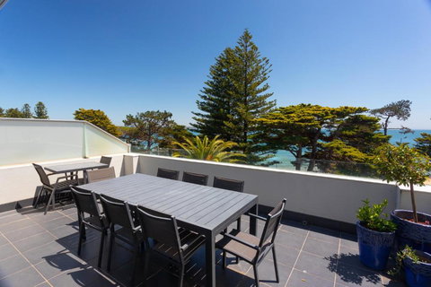 C-Scape Penthouse - Cowes Beach Front - Accommodation Daintree 0