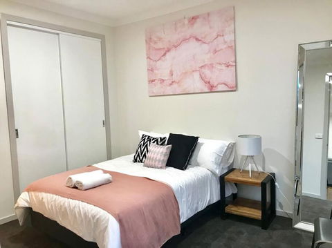 D112 Braybrook Central Stay-Great Getaway - Accommodation Daintree 0