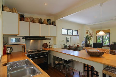 28 Childe Street, Byron Bay - Banaba - Accommodation Daintree 3