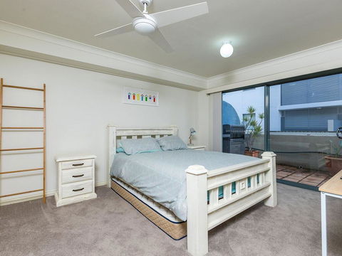 3 'Peninsula Waters', 2-4 Soldiers Point Rd - Beautiful Air Conditioned Unit With Pool, Lift & WIFI - Accommodation Daintree 0