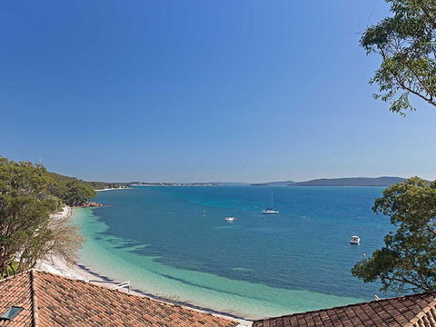 3 'Sebastapol' 66 Thurlow Avenue - Gorgeous Unit Overlooking Dutchies Beach - Accommodation Daintree 1