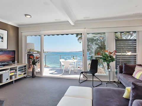3 'Sebastapol' 66 Thurlow Avenue - Gorgeous Unit Overlooking Dutchies Beach - Accommodation Daintree 2