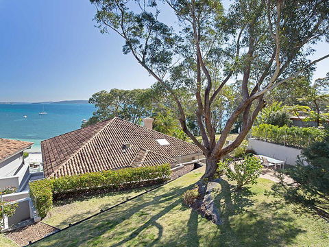 3 'Sebastapol' 66 Thurlow Avenue - Gorgeous Unit Overlooking Dutchies Beach - Accommodation Daintree 3