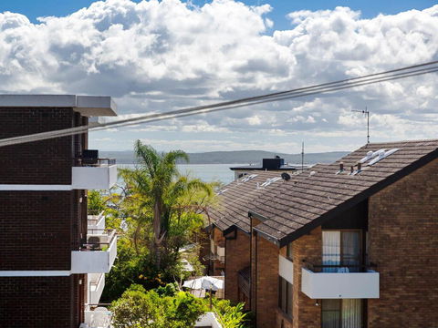 3 'The Commodore' , 9-11 Donald Street - Great Unit In The Heart Of Town - Accommodation Daintree 0