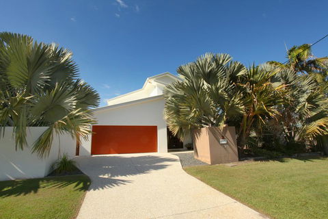 3 Bauhinia Crescent Marcoola - PET FRIENDLY, LINEN SUPPLIED, 500 BOND - Accommodation Daintree 0