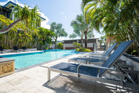 3 Bedroom Ultimate Luxury Waterfront - Accommodation Daintree 0