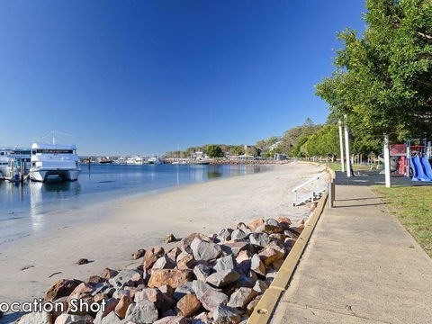3 Tomaree Street - Cute 4 Bedroom House With Aircon In The Heart Of Town - Accommodation Daintree 0