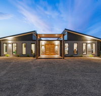 3 WISE MONKEYS MANSFIELD - Accommodation Daintree
