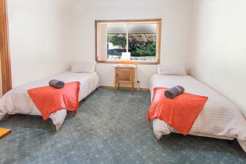 32 Zachary Drive Farm Stay Iconic Water Views - Accommodation Daintree 3