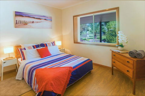 32 Zachary Drive Farm Stay Iconic Water Views - Accommodation Daintree 2