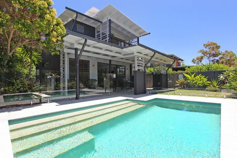 34 Boardrider Crescent, Mount Coolum - Accommodation Daintree 0