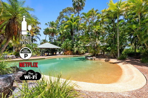 3BR Beach Escape AC, Pool, Tennis, Wine, Coffee, Netflix - Accommodation Daintree 0