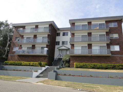 4 'Adriana', 83 Ronald Avenue - Open Plan Living With Backyard - Accommodation Daintree 0