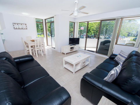 4 'Fleetwood' 63 Shoal Bay Rd - Air Conditioned Unit With Magnificent Water Views - Accommodation Daintree 3
