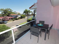 4 'Frangipani' 30 Leonard Avenue - spacious townhouse