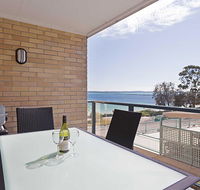 4 'Shoreline' 7 Victoria Parade - views over Fly Point and Marina - Accommodation Daintree