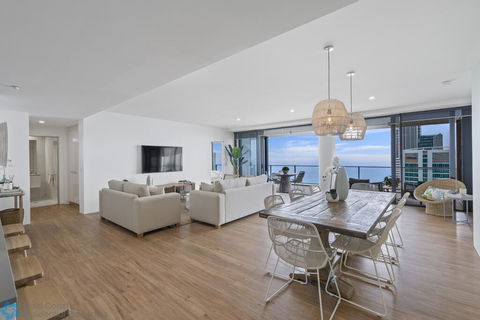 4 Bedroom Sub Penthouse Lvl 60 At Circle On Cavill - Accommodation Daintree 2