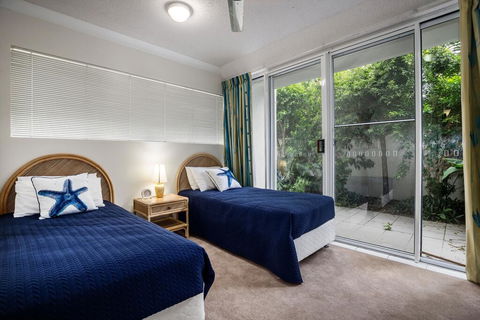 4 Cote D Azur 6 Douglas Street - Accommodation Daintree 3
