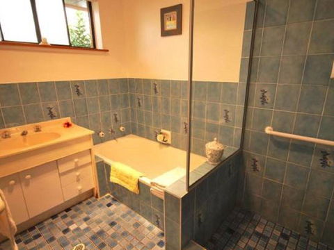 41 Leonard Avenue- Pet Friendly, Boat Parking & Aircon - Accommodation Daintree 1