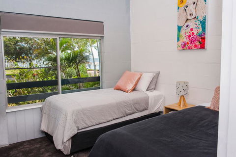 454 Charlton Esplanade Apartment - Accommodation Daintree 1