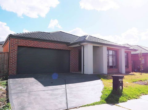 5 Bed 2 Bath Big House - Accommodation Daintree 0