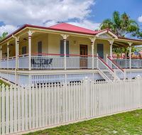5 Bomburra Court - Rainbow Beach Ticks All The Boxes Pool Shed Fenced Yard Pet Friendly - Accommodation Daintree