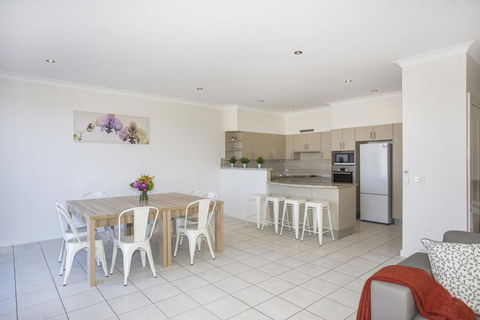 5/14 Dolphin St- Dolphin 5 At Ulladulla - Accommodation Daintree 3