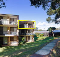 54 'Bay Parklands' 2 Gowrie Avenue - air con pool tennis courtchild friendly - Accommodation Daintree