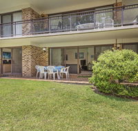56 'Bay Parklands' 2 Gowrie Ave - ground floor air conditioned  Foxtel - Accommodation Daintree