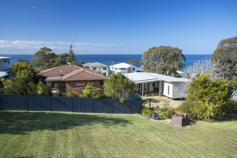 58 Lockhart Ave - Unlock Mollymook's Heart - Accommodation Daintree 3