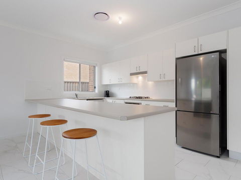 5B BENT STREET - LARGE HOUSE WITH DUCTED AIR CON, WIFI & FOXTEL - Accommodation Daintree 2