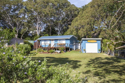 681 Murramarang Rd - Retro Beach Cottage - Accommodation Daintree 0