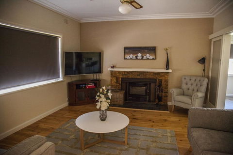 725 Myrtleford-Yackandandah Road - Accommodation Daintree 2