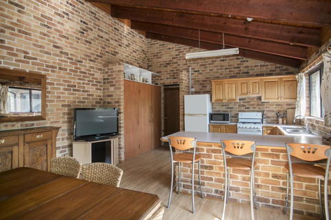 75 River Rd - Tabourie Hideaway - Accommodation Daintree 2