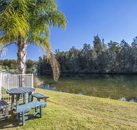 77 Lake Entrance Rd - Waterfront Wonder - Accommodation Daintree