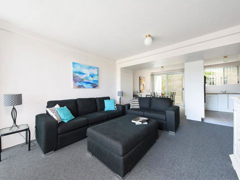9 Cirrus @ Fingal Bay - Accommodation Daintree 1