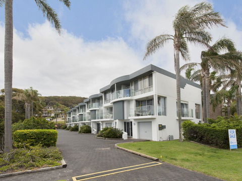 9 Cirrus @ Fingal Bay - Accommodation Daintree 0