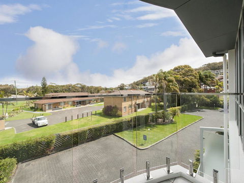 9 Cirrus @ Fingal Bay - Accommodation Daintree 3