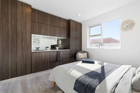 A Bright & Comfy Beach Studio, 5min Walk To Bondi Beach - Accommodation Daintree 1