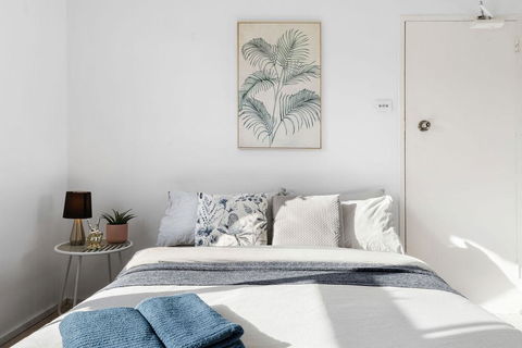A Bright & Comfy Beach Studio, 5min Walk To Bondi Beach - Accommodation Daintree 3