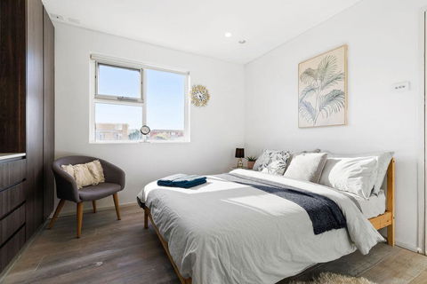 A Bright & Comfy Beach Studio, 5min Walk To Bondi Beach - Accommodation Daintree 0