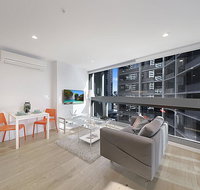 A Bright  Modern CBD Apt Next to Southern Cross - Accommodation Daintree