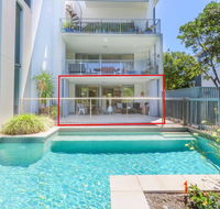 A Deluxe Swim Up - Drift Apartments South - Accommodation Daintree