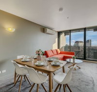 A Modern 2BR CBD Apt City Views FREE Parking - Accommodation Daintree